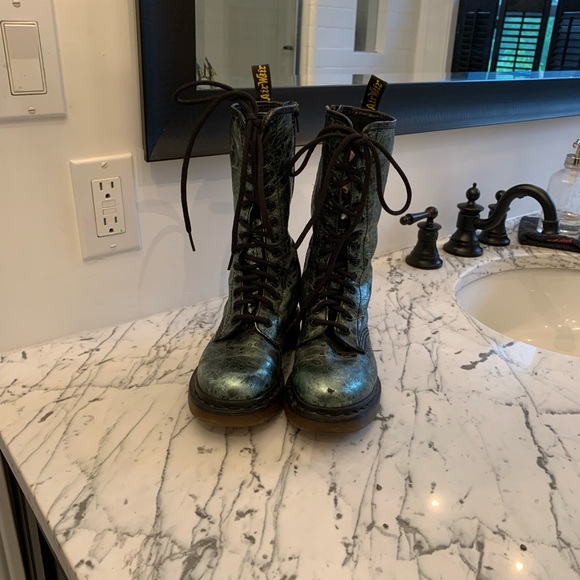Dr Martens Green Metallic Boots 5 - Picture 6 of 11